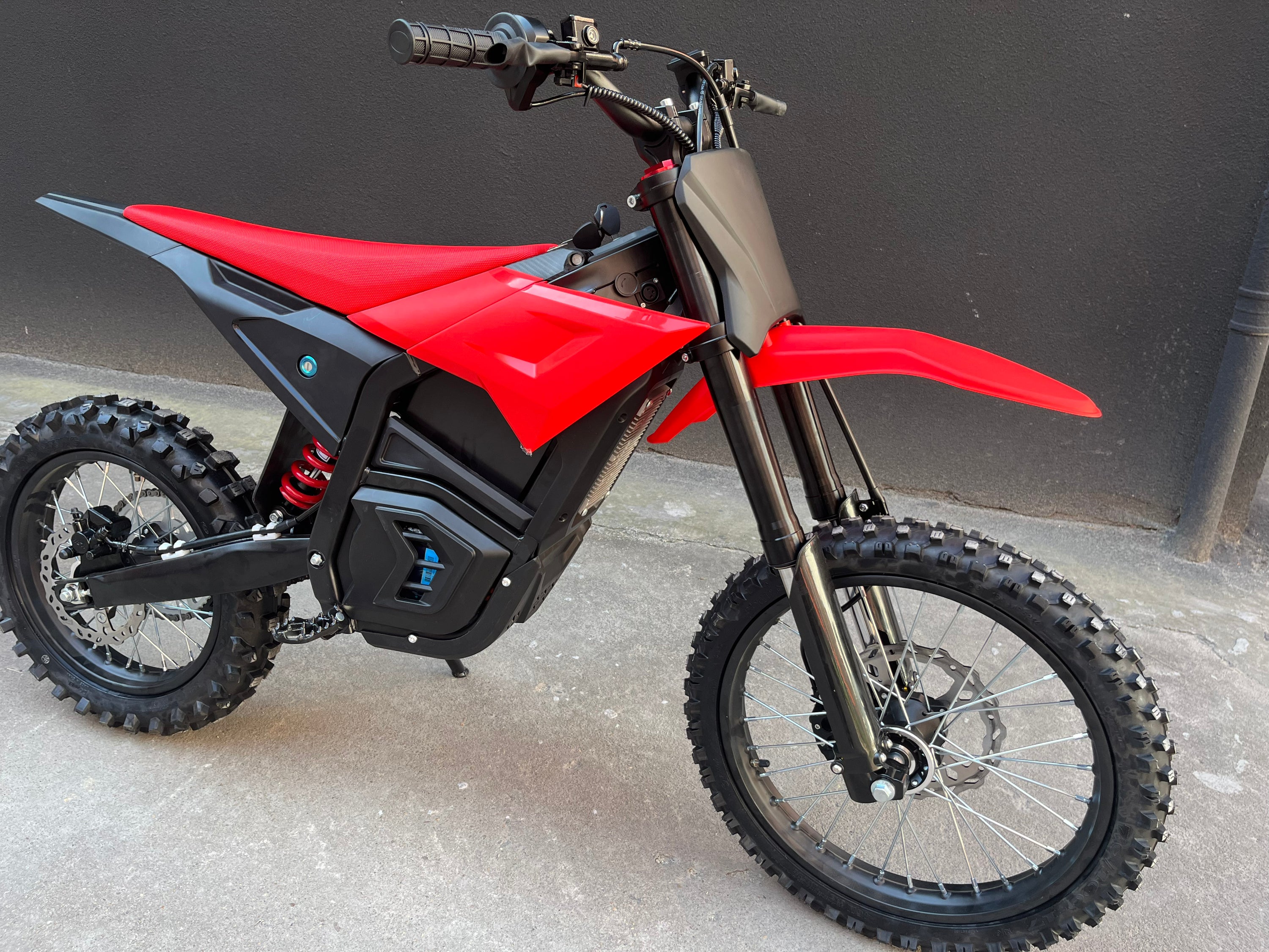 Electric Dirt Bike - IonicMoto
