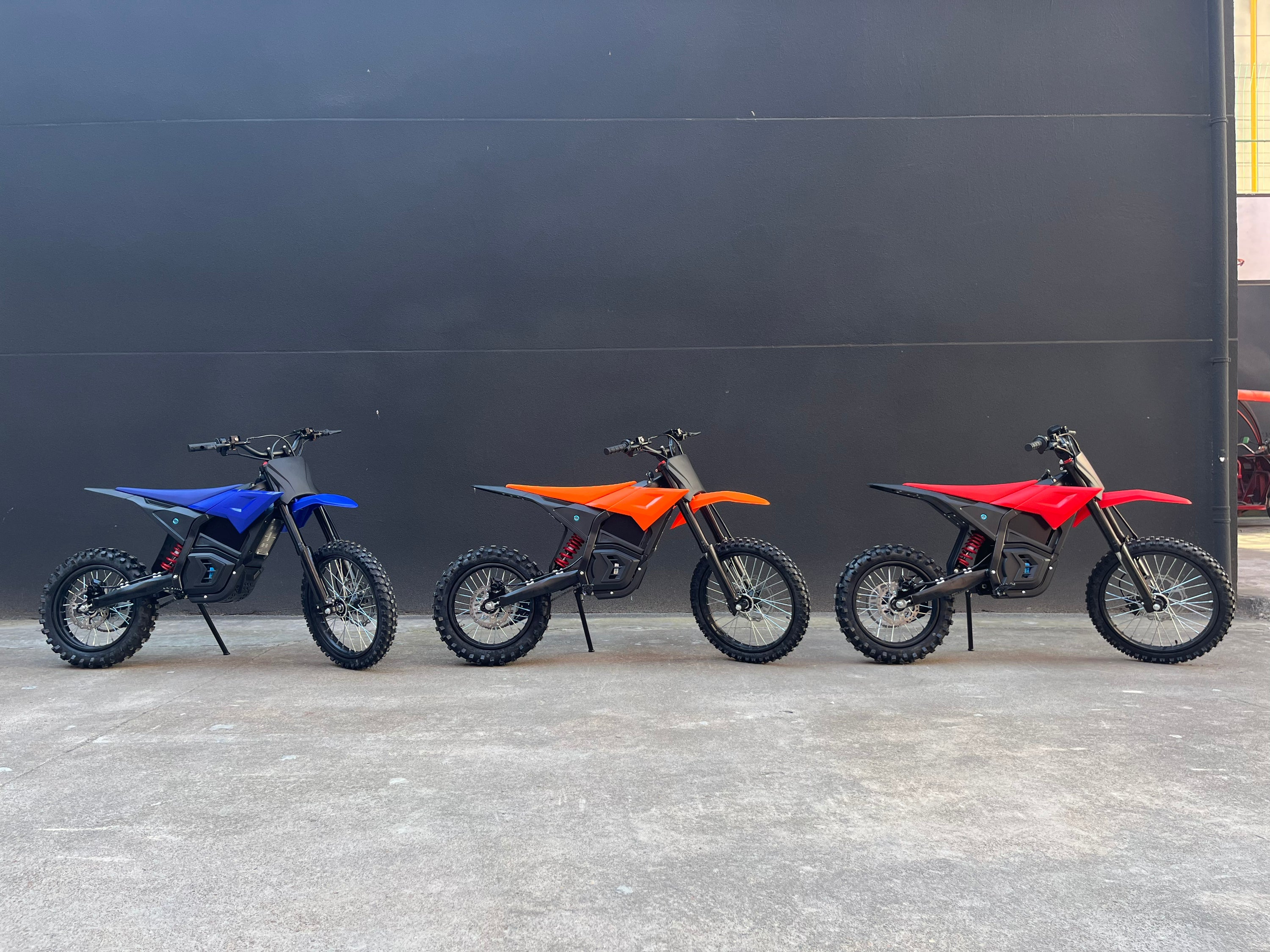 LAドジャース 電動バイク Alpha Electric Dirt Bike | Electric Dirt Bike | IonicMoto